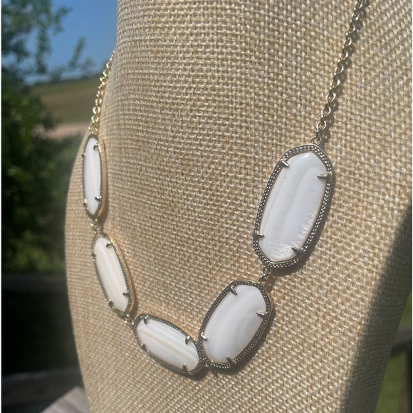 ✸Kendra Scott Valencia White Pearl Gold Tone Necklace - Picture 5 of 9